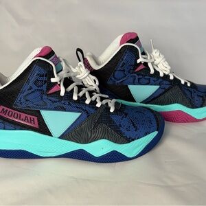 Youth girls mid basketball sneakers